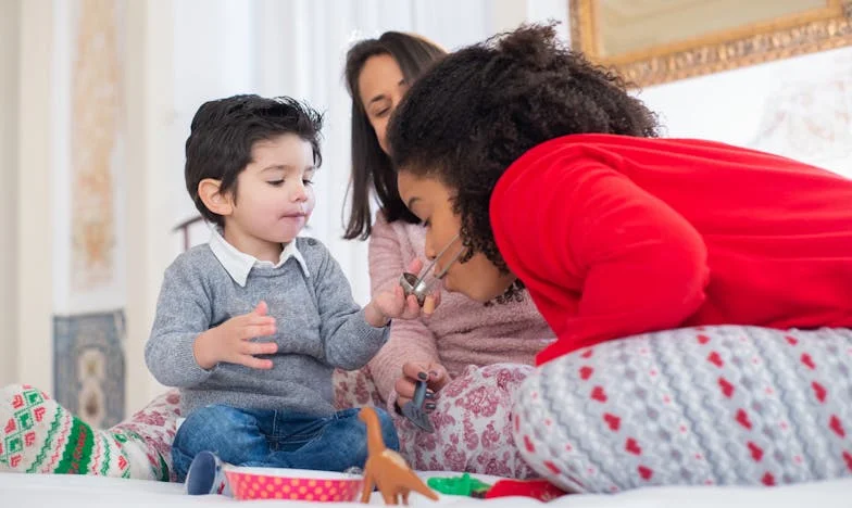 "Conflit Familial : Mon Choix d'Engager une Nounou au Lieu de Payer ma Sœur pour la Garde Provoque des Controverses"