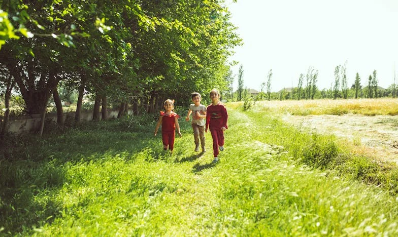 "Quand Papa est Parti, Belle-Maman m'a Emmené de la Maison d'Accueil" : Je me Souviendrai Toujours du Jour où ma Vie a Changé pour Toujours