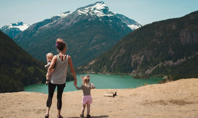 "Le Plan Impitoyable de la Tante pour S'emparer de l'Héritage de son Neveu"