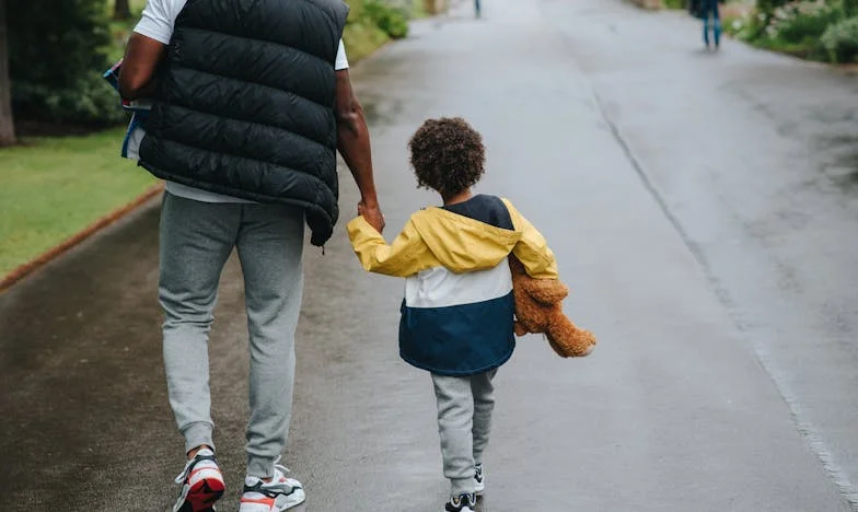 "Mon Frère a Consacré Sa Vie à Ses Enfants, Mais Quand Il Est Tombé Malade, Ils Ne Sont Jamais Venus Le Voir"